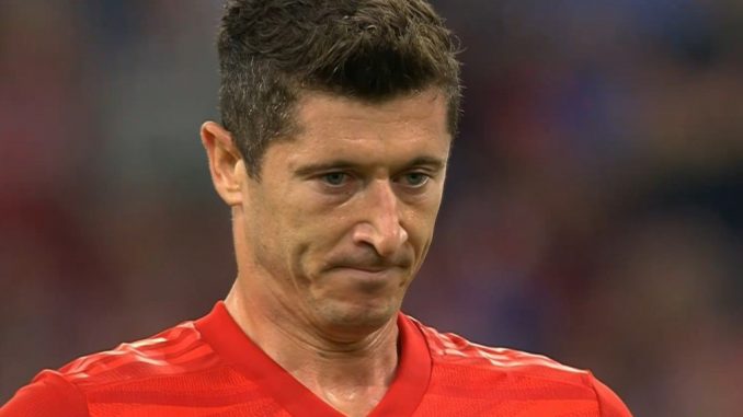 Robert Lewandowski preparing for a penalty kick