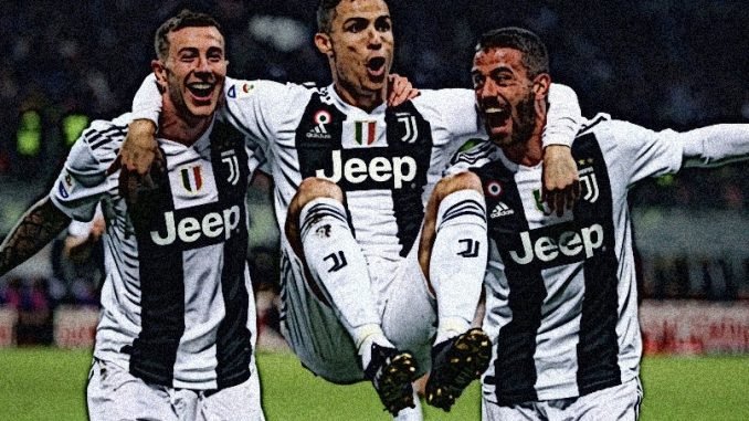 Ronaldo celebrating with Juventus teammates