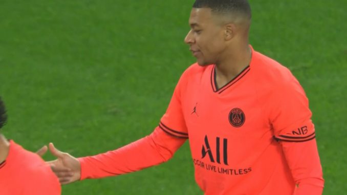 PSG vs St Etlinne - Kylian Mbappe celebrating his goal 1
