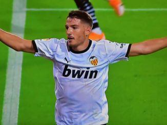 Manu Vallejo hits brace as Valencia come from behind to beat Levante
