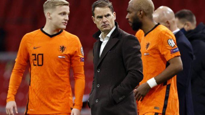 Donny van de Beek, coach Frank de Boer, Ryan Babel of Holland