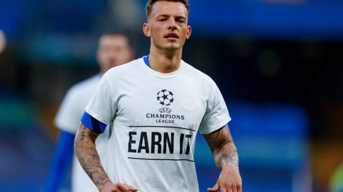 Ben White of Brighton warming up wearing 'Earn it' t-shirt against Chelsea on 20.04.2021