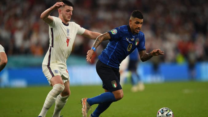 Emerson Palmieri of Italy and Declan Rice of England