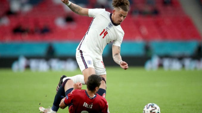 Kalvin Phillips of England and Tomas Holes of Czech Republic