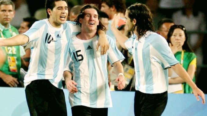 Juan Roman Riquelme, Lionel Messi, Fernando Gago of Argentina