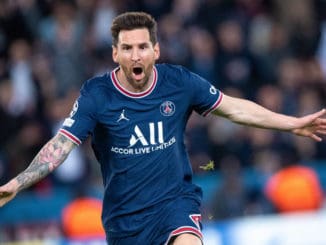 Lionel Messi of Paris Saint-Germain celebrate