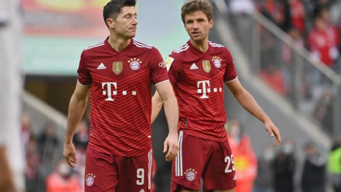 Thomas MUELLER and Robert LEWANDOWSKI of Bayern Munich -Bundesliga
