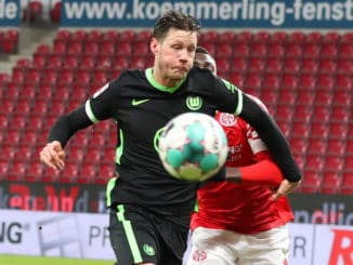 Wout Weghorst of VfL Wolfsburg against Mainz